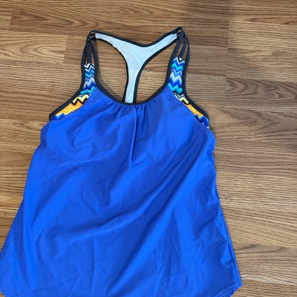 NWOT Amazon Blue Racerback Tankini Top with Black Swim Shorts Size Small - Picture 3 of 5